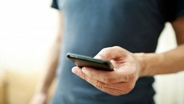 <p>1 Ocak’ta bir değişiklik de cep telefonu vergisinde... Cep telefonu başına alınan özel iletişim vergisi yeni yılda 46 liraya yükselecek.</p>
<p> </p>
