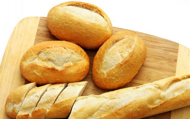 <p>Ekmekler bayatladığı zaman onları atmayıp farklı biçimlerde değerlendirebiliriz. </p>
