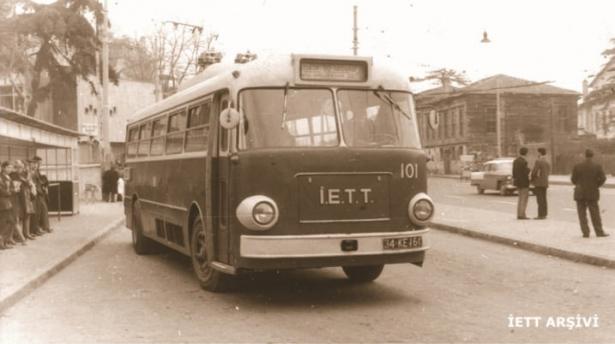 <p>1968 - 100 araçlık filodan oluşan ve kapı numaraları birden yüze kadar sıralanan troleybüslere 101 kapı numarasıyla katılan ve tamamen İETT işçilerinin eseri olan "Tosun İstanbullulara" 16 yıl hizmet verir.</p>

<p> </p>
