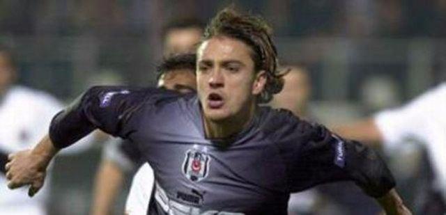 <p><strong>OKAN KOÇ</strong></p>

<p>Gençlerbirliği'nin yıldızı Okan Koç için G.Saray ve Beşiktaş kapışıyordu. Okan da sarı-kırmızılı ekibi istiyordu ancak, Beşiktaş transfer savaşından galip çıkan taraf oldu.</p>
