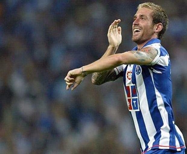 <p>Raul Meireles</p>

<p> </p>
