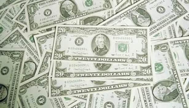 <p>İnşaat işçileri bir evin altında 500.000 dolar buldular. </p>
<p> </p>