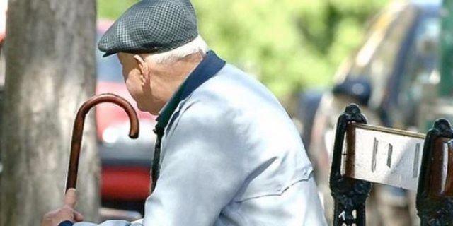 <p>Bir başka ifadeyle 50 yaşına gelmiş erkeklerin 78, kadınların ise 81 yıl yaşayacağını öngördü.</p>
