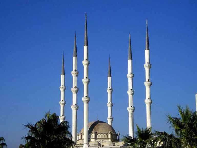 <p>MERSİN MUĞDAT CAMİİ</p>
