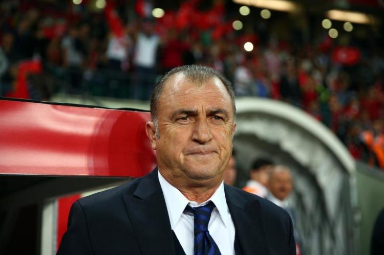 <p><strong>ÖMER'İN OYNAMASI DOĞAL</strong></p>
<p>Şu anda mevcut durumlar içerisinde Ömer'in oynaması doğal. İyi bir performans sergilemiyor ancak bugün iyi gününde olabilir.</p>
<p><strong><a href="http://video.haber7.com/video-galeri/77849-dilmen-insallah-yanilirim-ama-arda-turan" target="_blank"><span style="color:rgb(255, 215, 0)">VİDEO İÇİN TIKLAYIN</span></a></strong></p>