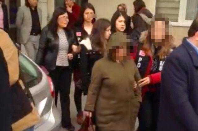 <p><a href="http://video.haber7.com/video-galeri/85851-caglayan-adliyesindeki-rusvet-skandali-kamerada" target="_blank"><strong>OPERASYON ANI KAMERADA... İZLEMEK İÇİN TIKLAYINIZ...</strong></a></p>
