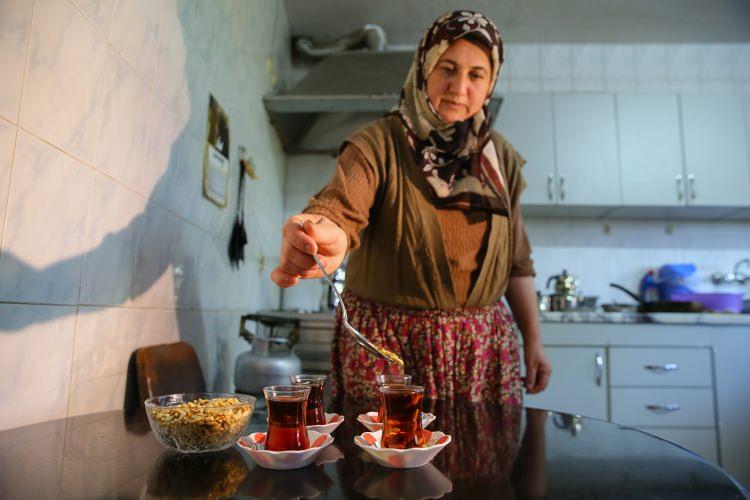 <p>Fıstık, çaya ağacın doğal çam sakızı kokusunu veriyor.</p>
