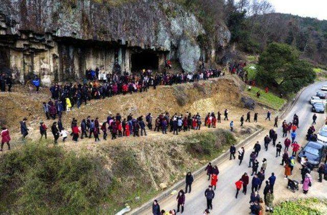 <p>Ailenin tüm üyelerinin toplanması için çeşitli organizasyonlar yapan aile sonunda Bahar Festivali tatilinde 500 kişi toplanmayı başardı.</p>

<p> </p>
