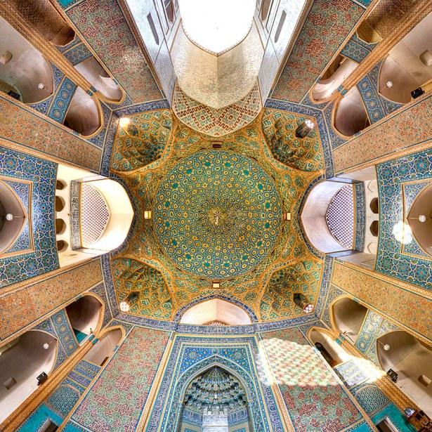 <p>Cuma Camii, Yazd - İran</p>

<p> </p>
