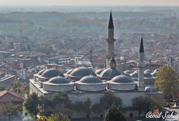 <p>SELİMİYE CAMİ KUBBESİNDEN <br />
ESKİ CAMİ<br />
EDİRNE</p>
