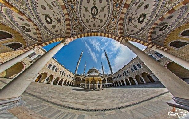 <p>Yeşil Cami - Taşoluk</p>
