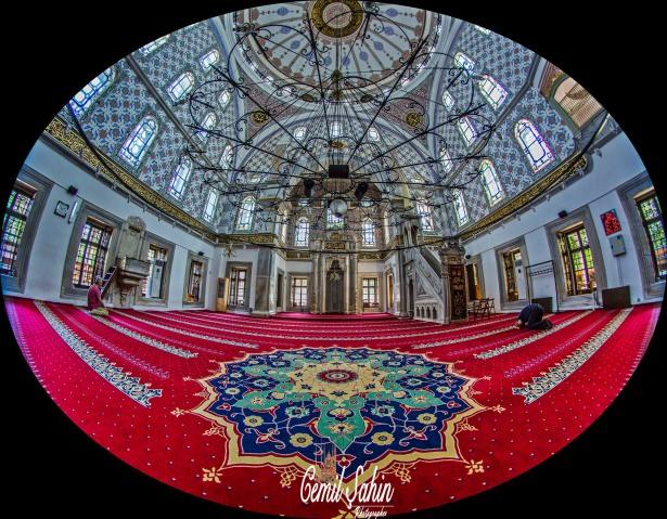 <p>Rüstempaşa Camii</p>
