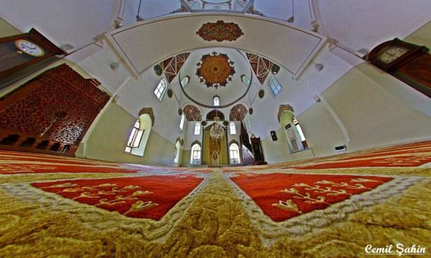 <p>Orhangazi Cami<br />
Bursa</p>
