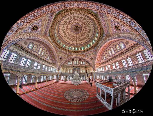 <p>Söğütlüçeşme Camii</p>
