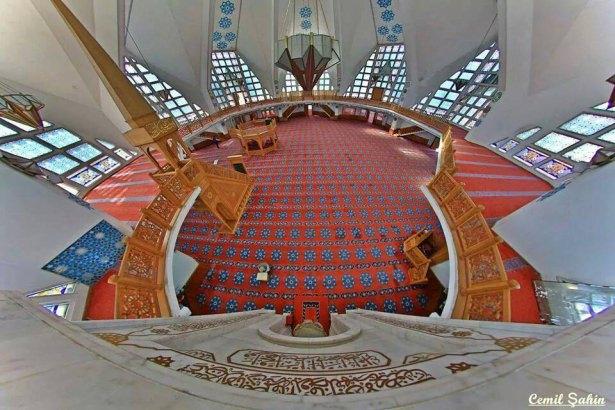 <p>Akçakoca Merkez Camii</p>
