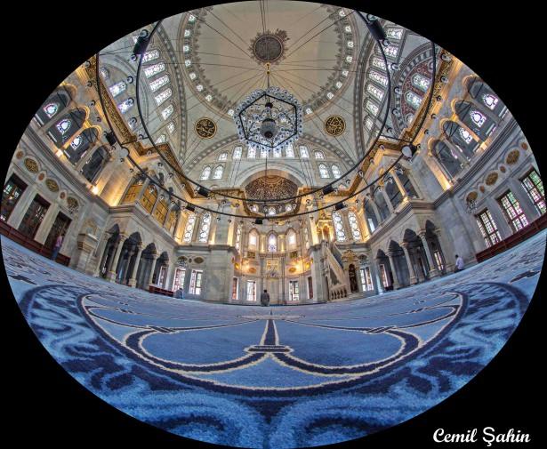 <p>Nuru Osmaniye Camii</p>
