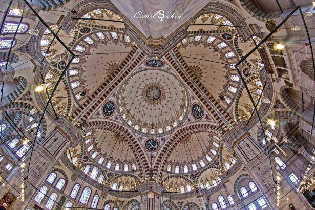 <p>Fatih Camii (Kubbe)</p>
