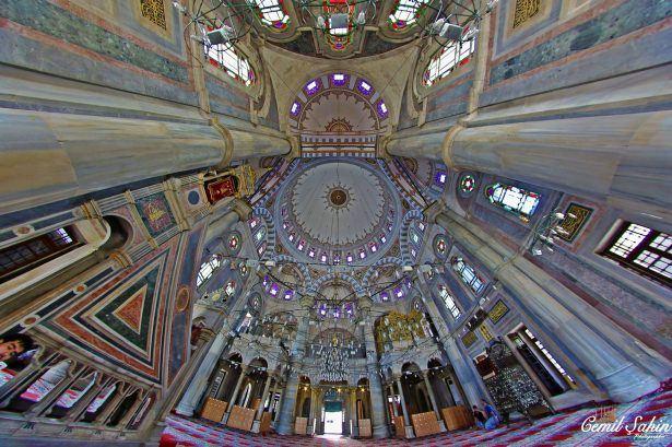 <p>Laleli Camii</p>
