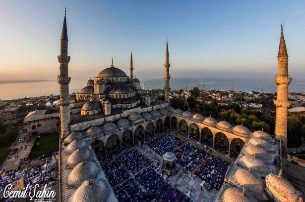 <p>Sultanahmet Camii - Bayram namazı öncesi</p>
