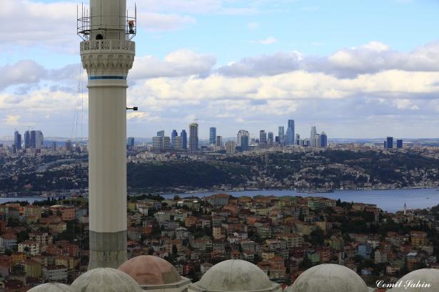 <p>Külünk, cami çevresindeki 30 dönüm alanda ise yürüyüş yolları, dinlenme alanları ve seyir teraslarını içeren peyzaj çalışması yapılacağını kaydetti.</p>

<p> </p>
