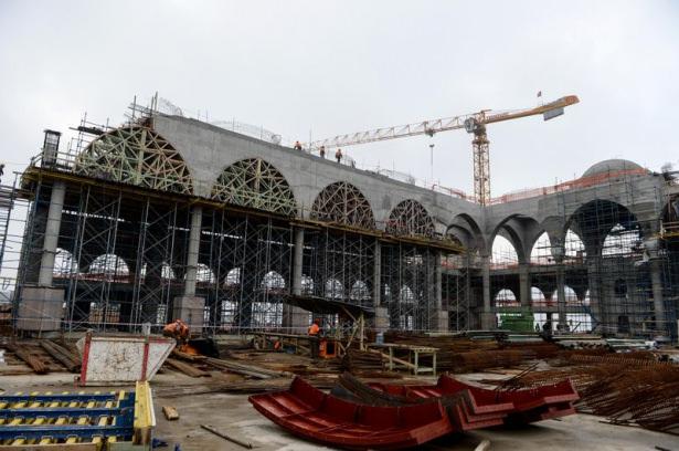 <p>Yapımına geçen yıl başlanan Çamlıca Camii'nin kaba inşaatının yüzde 70'e yakını tamamlandı.</p>
