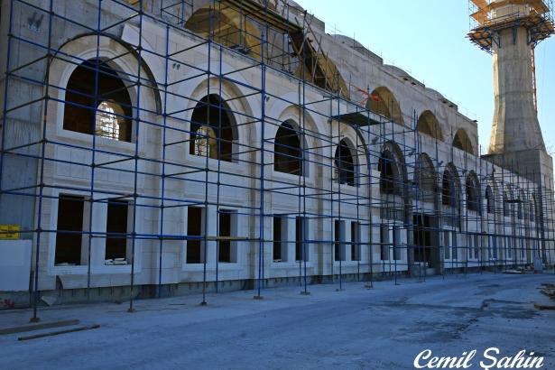 <p>İstanbul Cami ve Eğitim Kültür Hizmet Birimleri Yaptırma ve Yaşatma Derneği Başkanı Ergin Külünk, camiyle ilgili bilnimeyenleri şöyle anlattı;</p>
