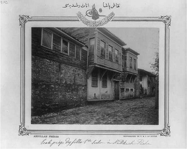 <p>Nakkaşpaşa İnas Kız Orta Okulu</p>
<p> </p>