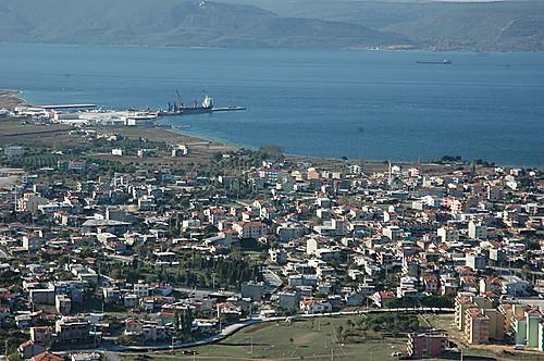 ÇANAKKALE: Seramik, karo, dondurulmuş ve kurutulmuş gıda, süt ve su ürünleri, un, yem, çimento, maden cevheri, zeytin ve zeytinyağı, tersane gibi ağır sanayiler