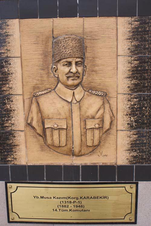 <p><strong>Yüzbaşı Musa Kazım KARABEKİR</strong><br />
<br />
14. Tüm. Komutanı</p>
