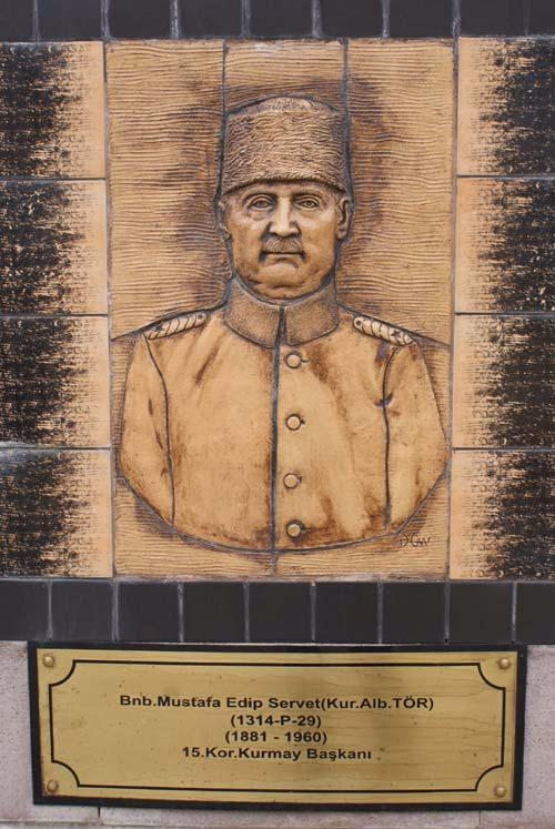 <p>Binbaşı Mustafa Edip Servet</p>

<p>15.Kor. Kurmay Başkanı</p>
