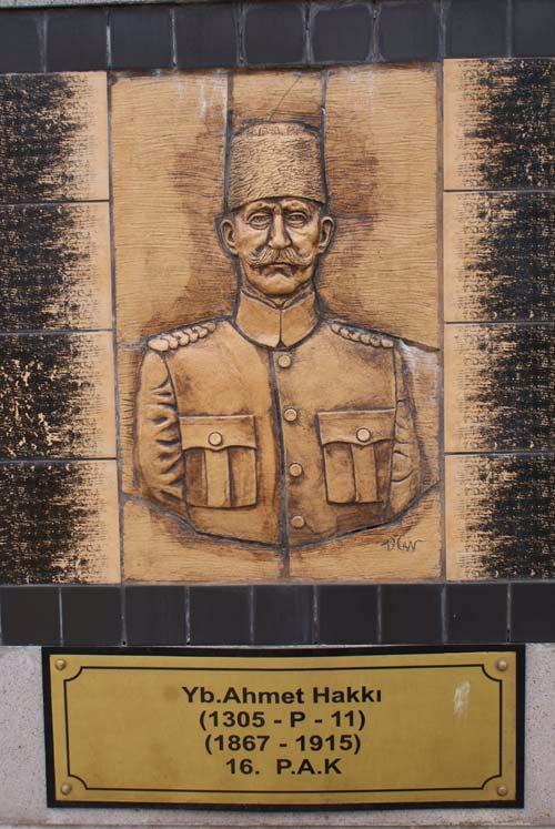 <p>Yarbay Ahmet Hakkı</p>

<p>16. P.A.K</p>
