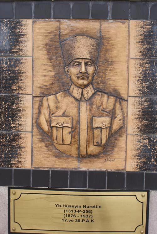 <p>Yarbay Hüseyin Nurettin<br />
<br />
17. ve 39. P.A.K</p>
