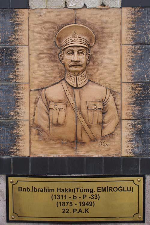 <p>Binbaşı İbrahim Hakkı EMİROĞLU<br />
<br />
22. P.A.K</p>
