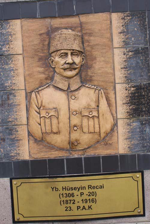 <p>Yarbay Hüseyin Recai<br />
<br />
23. P.A.K</p>
