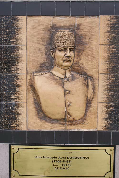 <p>Binbaşı Hüseyin Avni ARIBURNU<br />
<br />
57. P.A.K</p>