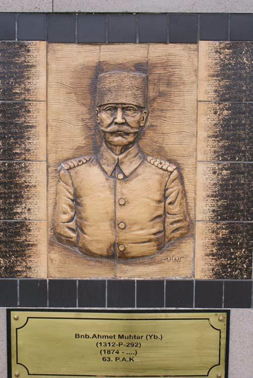 <p>Binbaşı Ahmet Muhtar<br />
<br />
63. P.A.K</p>