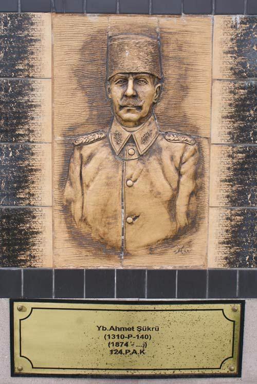 <p>Yarbay Ahmet Şükrü<br />
<br />
124. P.A.K</p>