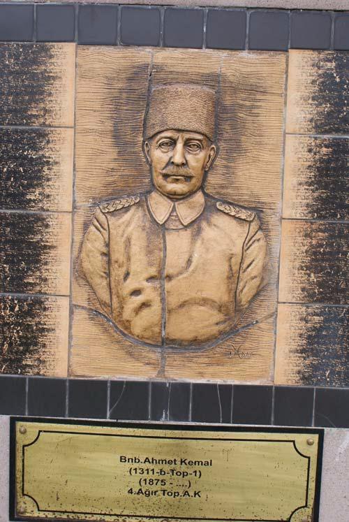 <p>Binbaşı Ahmet Kemal</p>

<p>4.Ağır Top. A.K</p>
