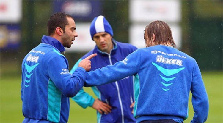 <p>Caner'in Bilica'yla yaşadığı gerginlik, Fenerbahçe'deki tek fiziksel kavgası değildi.</p>