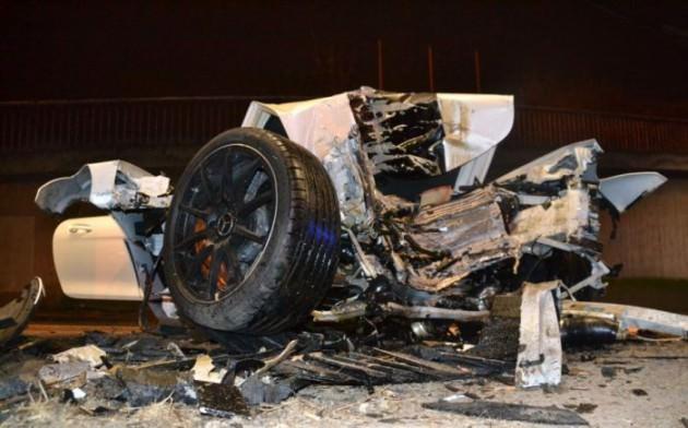 <p>Almanya'da gerçekleşen kazada ağır yaralanan 46 yaşındaki Mannheim yaşam mücadelesi veriyor.</p>