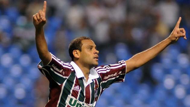 Carlinhos - Galatasaray --- Brezilya ekibi Fluminense, daha önce Carlinhos için 6 milyon Euro’luk bonservis bedeli belirlemişti. Galatasaray pazarlıklarla bu fiyatı düşürmeye çalışırken, Fluminense’nin bonservis bedelini 8 milyon Euro’ya yükseltmesiyle şok oldu. (FANATİK)