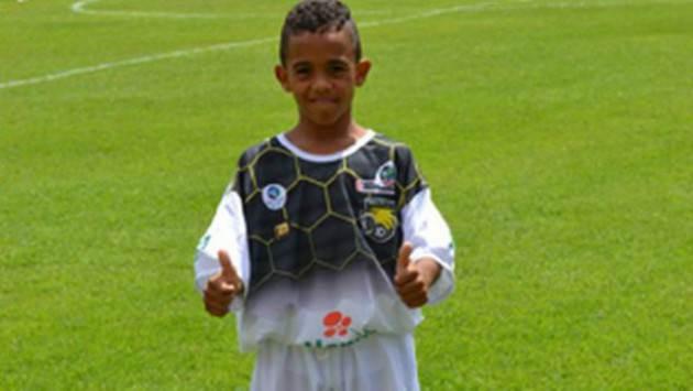 Cassiano Bouzon - Barcelona --- Brezilya'da Bahia altyapısında futbol oynayan 11 yaşındaki Cassiano Bouzon ile Barcelona'nın ilgilendiği iddia edildi.  