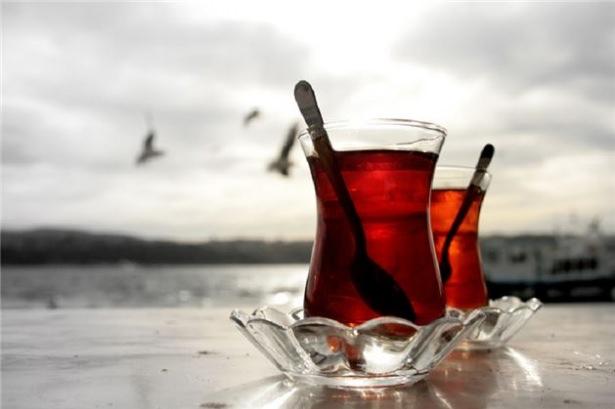 <p>11. yüzyıl sonunda Asya'daki Türk toplulukları arasında yayılmasıyla ilgili. Hoca Ahmet Yesevi uzun bir yolculuk sırasında yorulup Türkistan köylerinden birinde mola verir.</p>
<p> </p>