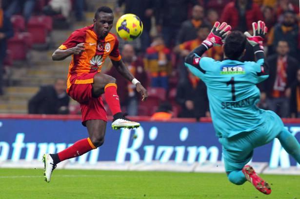 <p>Galatasaray Spor Toto Süper Lig'in 17. haftasında Çaykur Rizespor'u Sneijder'in muhteşem futboluyla 2-0 mağlup etti</p>
