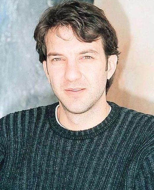 <p>Kaan Girgin, 2000'li yılların başında TRT'de ekrana gelen 'Dikkat Bebek Var' dizisinde Ceyda Düvenci ile kamera karşısına geçti.</p>