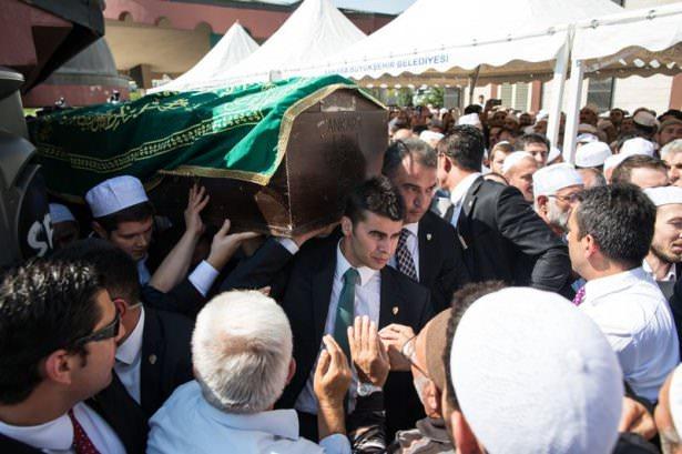 <p>85 yaşında hayatını kaybeden Hasan Gedikli için Ankara Mahmut Sami Ramazanoğlu Külliyesinde cenaze töreni düzenlendi.</p>

<p> </p>
