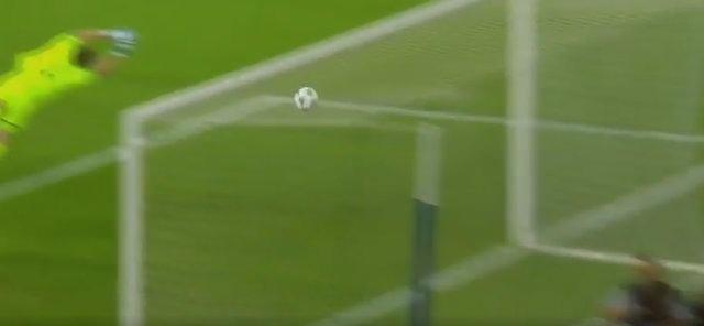 <p>"Cenk Tosun'u bu sene Gomez gelse kesemez,Negredo Ziraat Türkiye Kupası'nda oynar, ligde de 65 den sonra girer"</p>