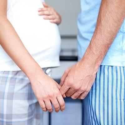 <p><strong>YANINDA OLDUĞUNUZU HİSSETTİRİN</strong></p>

<p>Hamilelik dönemindeki duygusal değişiklikler sadece hamile kadını etkilemez, baba adayını da etkiler.</p>
