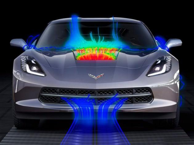 Ayarlanabilen amortisörler ve beş sürüş modu otomobilin mevcut Corvette’e göre çok daha geniş kapsamlı bir karakter sunmasını (yarış odaklı otomobilden, rahat GT otomobiline kadar) sağlayacaktır.