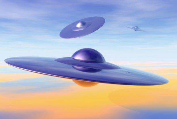 <p>CIA, 1950'li yıllarda başlayan ve yoğun UFO gözlemlerinin arkasındaki sırrı yarım asır sonra açıkladı. Twitter hesabından açıklama yapan CIA, UFO sanılan uçan dairelerin aslında 'gizli uçak projelerine ait olduğunu' belirtti.</p>
